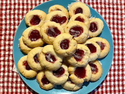 Raspberry thumbprint cookies